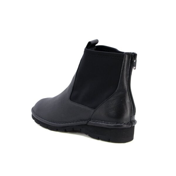 Yuki Black Ultra Light Mid Boots